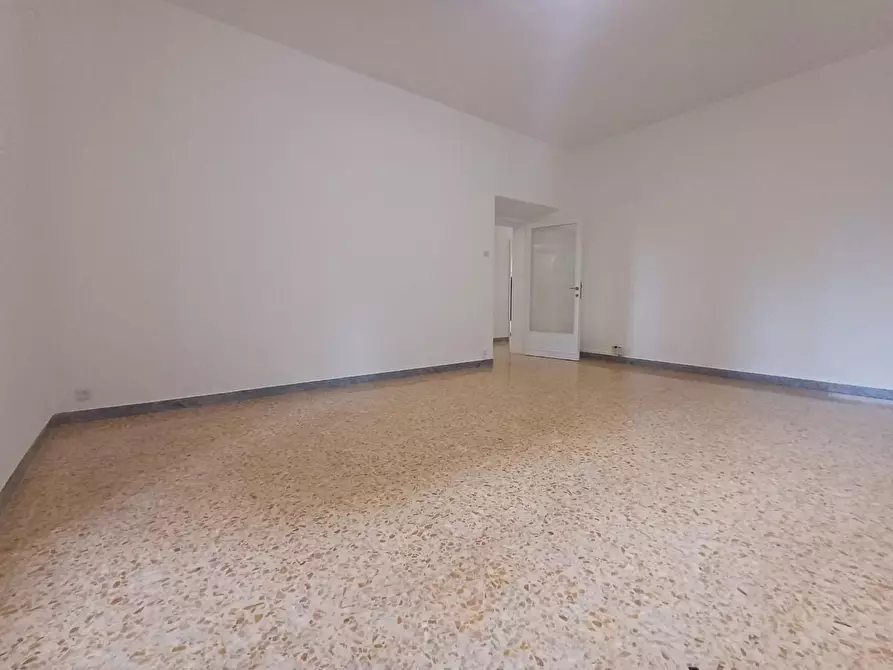 Immagine 10 di Appartamento in vendita  a Siena