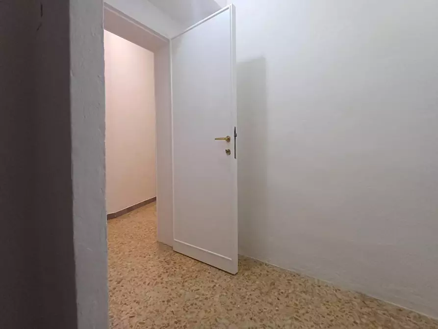 Immagine 3 di Appartamento in vendita  a Siena