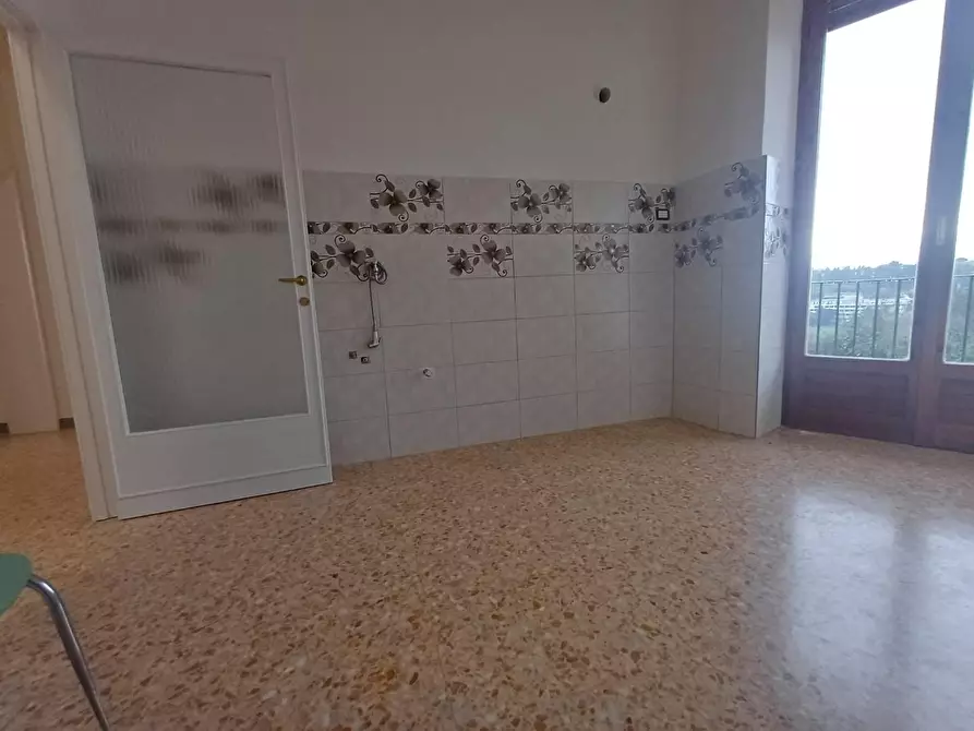 Immagine 21 di Appartamento in vendita  a Siena