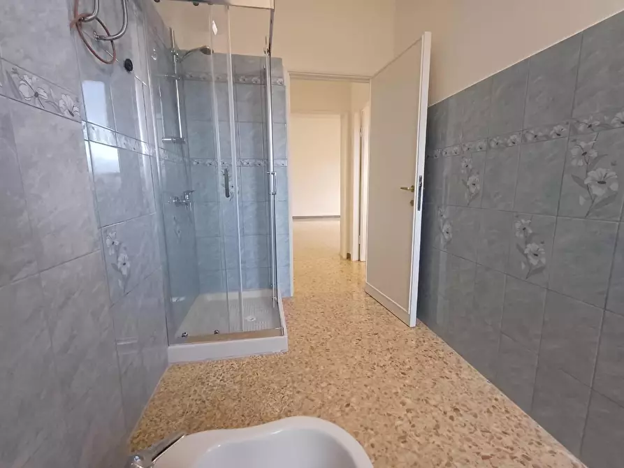 Immagine 18 di Appartamento in vendita  a Siena