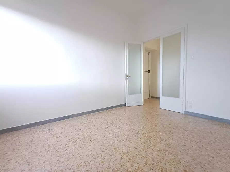 Immagine 1 di Appartamento in vendita  a Siena