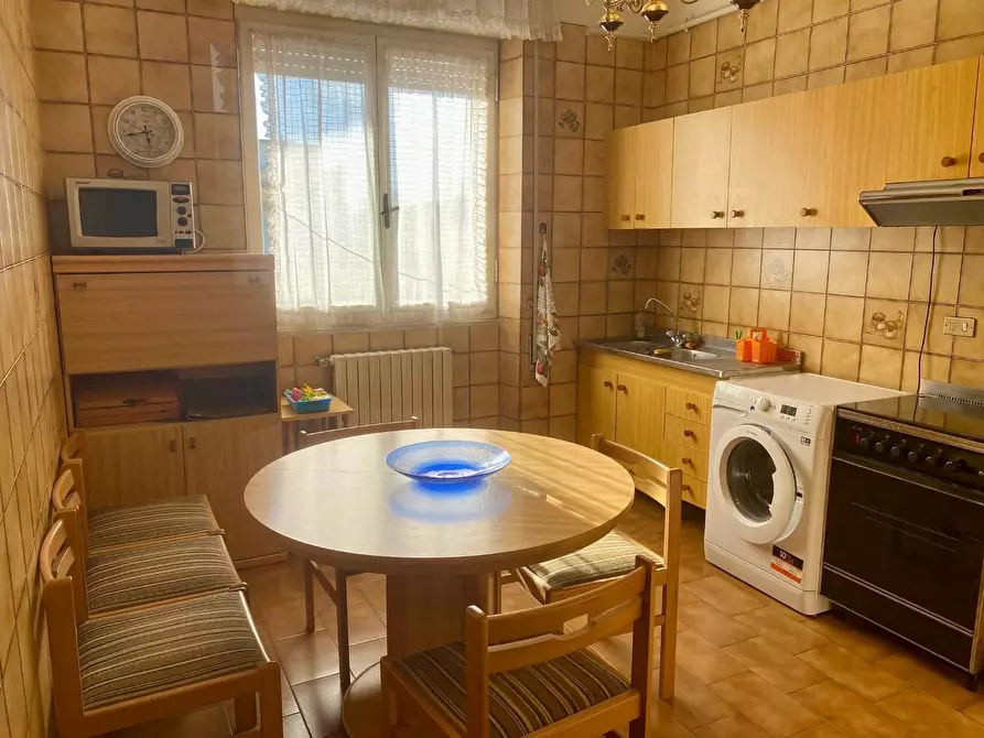 Immagine 1 di Appartamento in vendita  a Viareggio