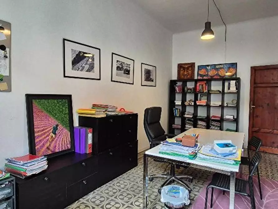 Immagine 1 di Ufficio in affitto  a Cascina