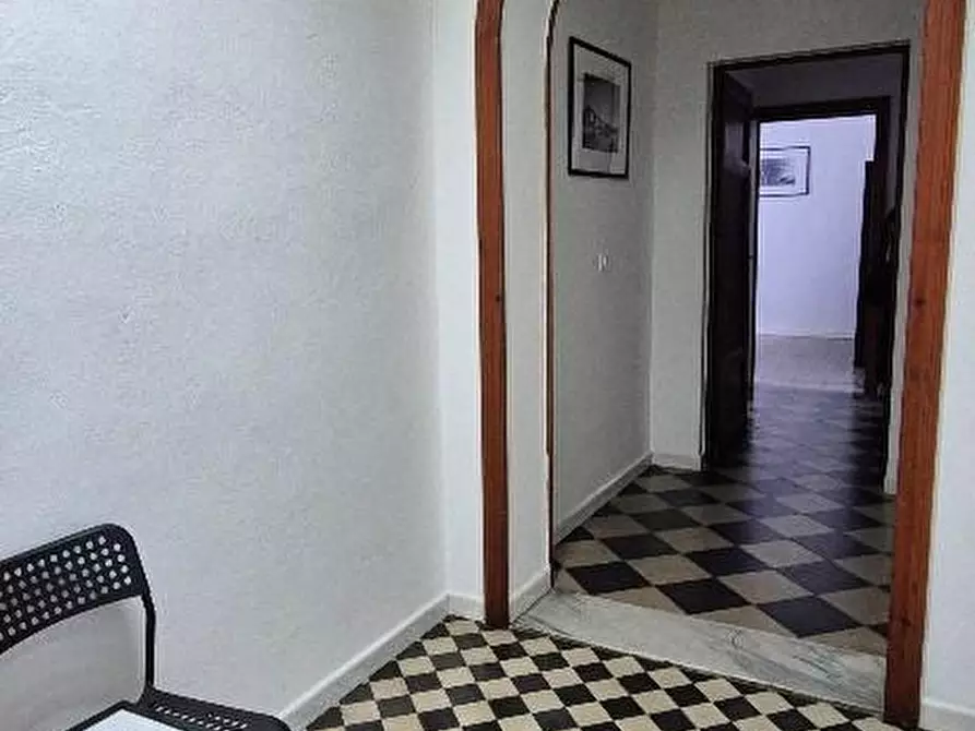 Immagine 7 di Ufficio in affitto  a Cascina