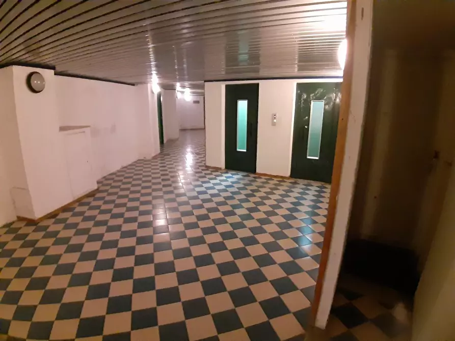 Immagine 2 di Garage in vendita  a Giardini-Naxos