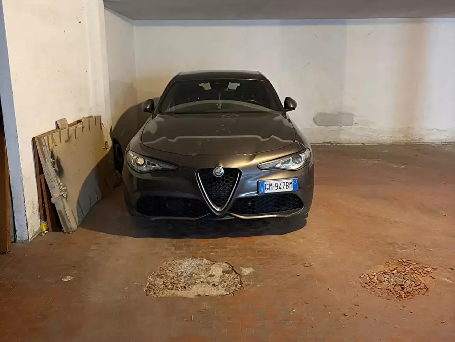 Immagine 12 di Appartamento in vendita  a Sarzana