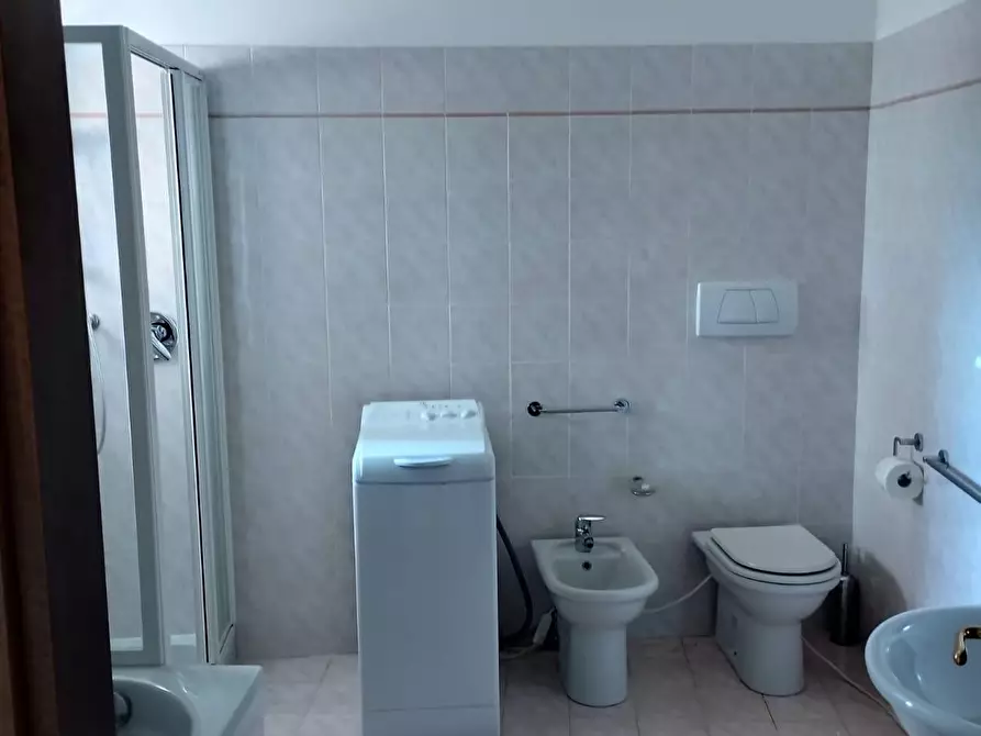 Immagine 5 di Appartamento in vendita  a Sarzana