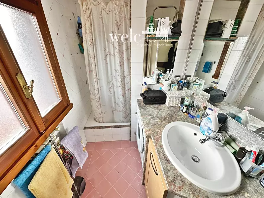 Immagine 16 di Appartamento in vendita  a Campi Bisenzio