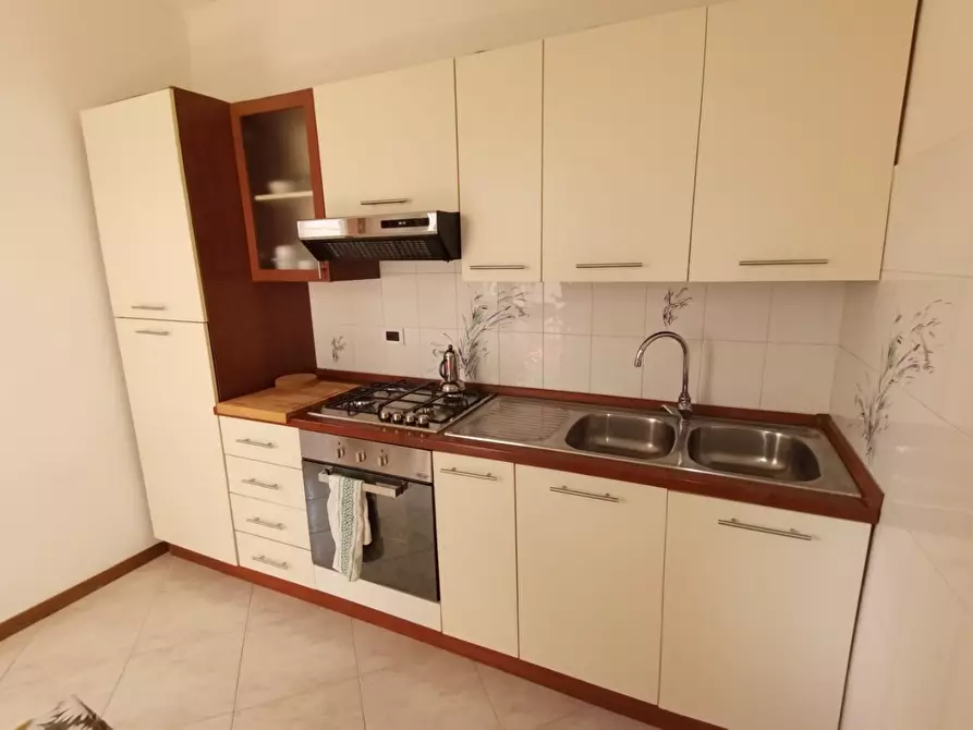 Immagine 6 di Villa in vendita  a Cascina