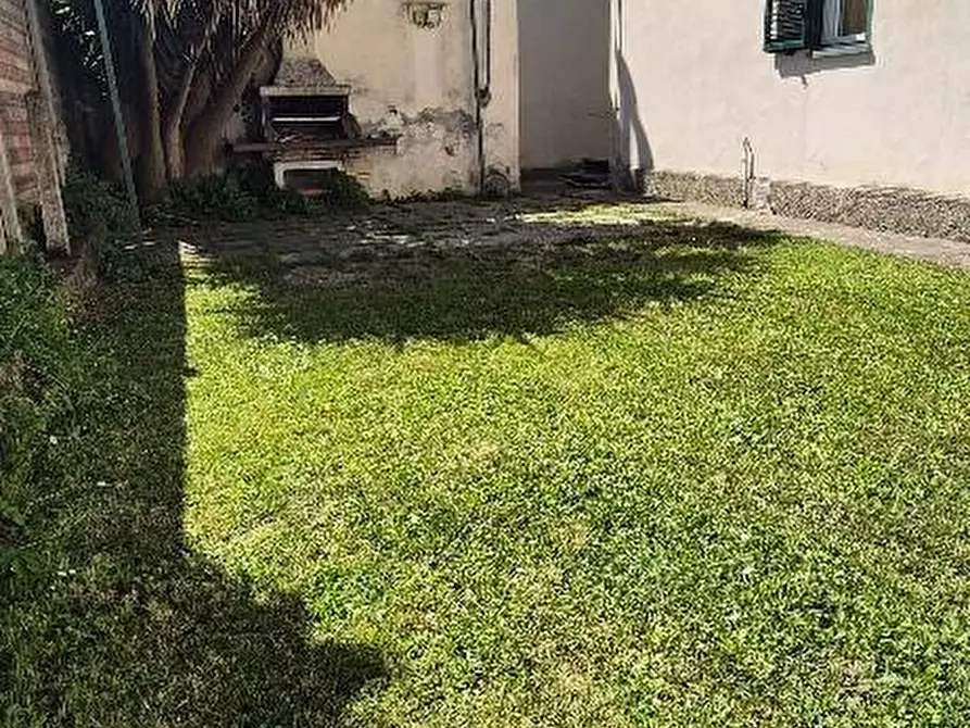 Immagine 3 di Villa in vendita  a Cascina