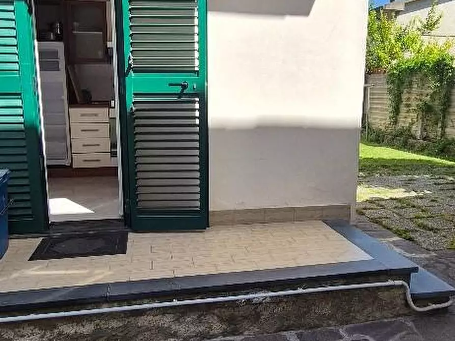 Immagine 7 di Villa in vendita  a Cascina