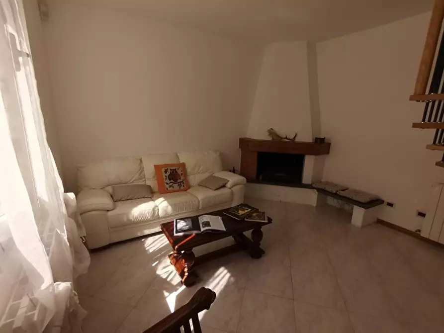 Immagine 12 di Villa in vendita  a Cascina