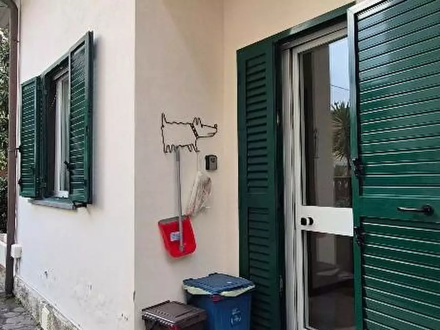 Immagine 8 di Villa in vendita  a Cascina