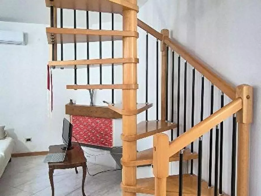 Immagine 19 di Villa in vendita  a Cascina