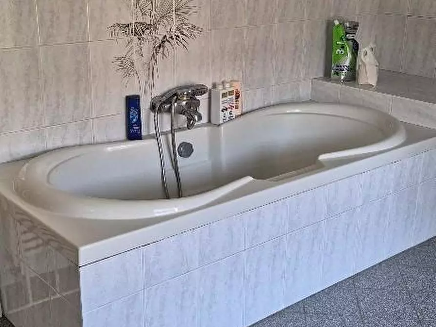 Immagine 40 di Villa in vendita  a Cascina