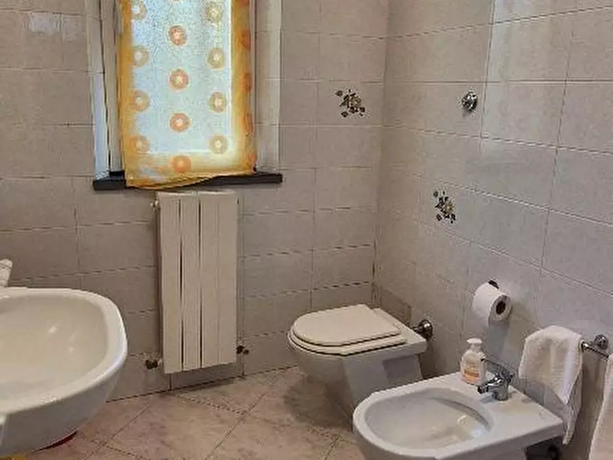 Immagine 17 di Villa in vendita  a Cascina