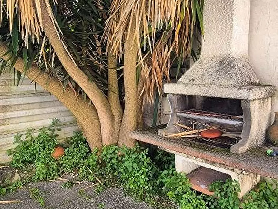 Immagine 5 di Villa in vendita  a Cascina