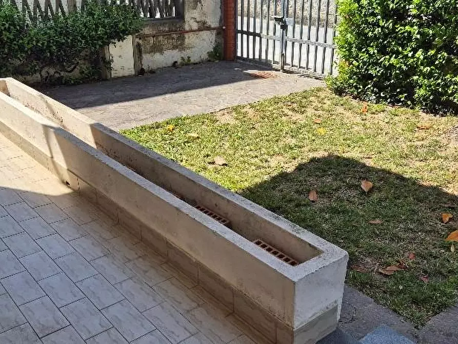 Immagine 9 di Villa in vendita  a Cascina