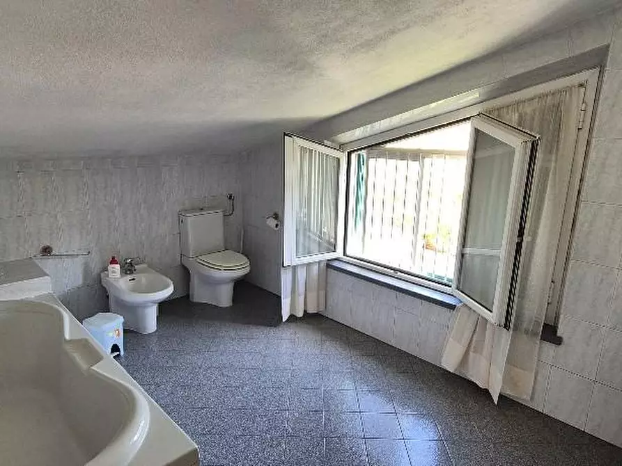 Immagine 39 di Villa in vendita  a Cascina