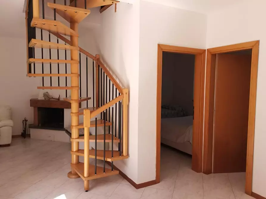 Immagine 9 di Villa in vendita  a Cascina