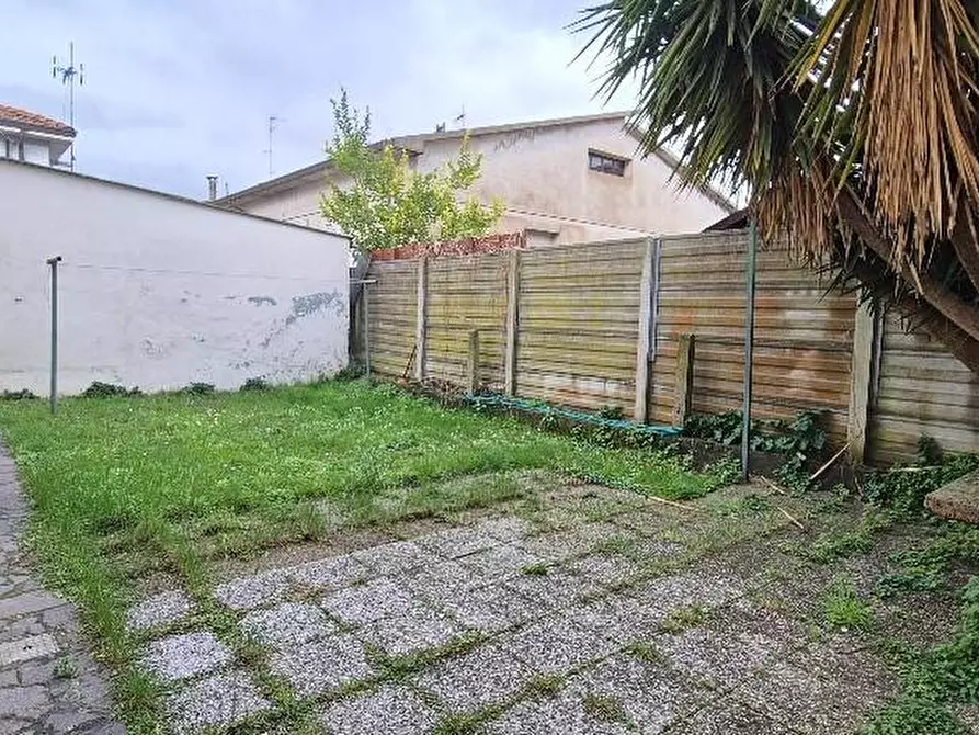 Immagine 34 di Villa in vendita  a Cascina