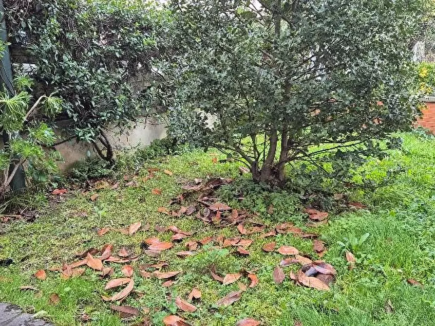 Immagine 37 di Villa in vendita  a Cascina