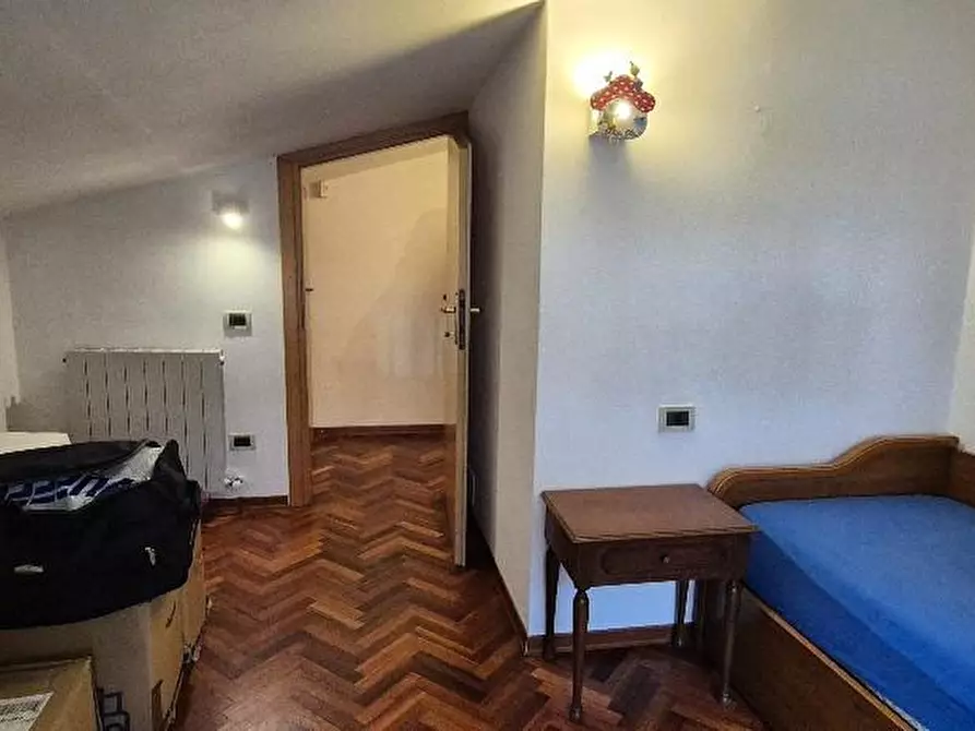 Immagine 21 di Villa in vendita  a Cascina