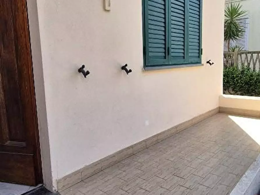 Immagine 8 di Villa in vendita  a Cascina