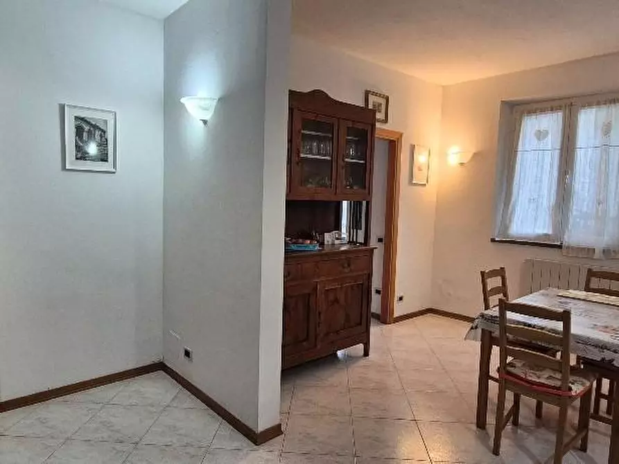 Immagine 3 di Villa in vendita  a Cascina