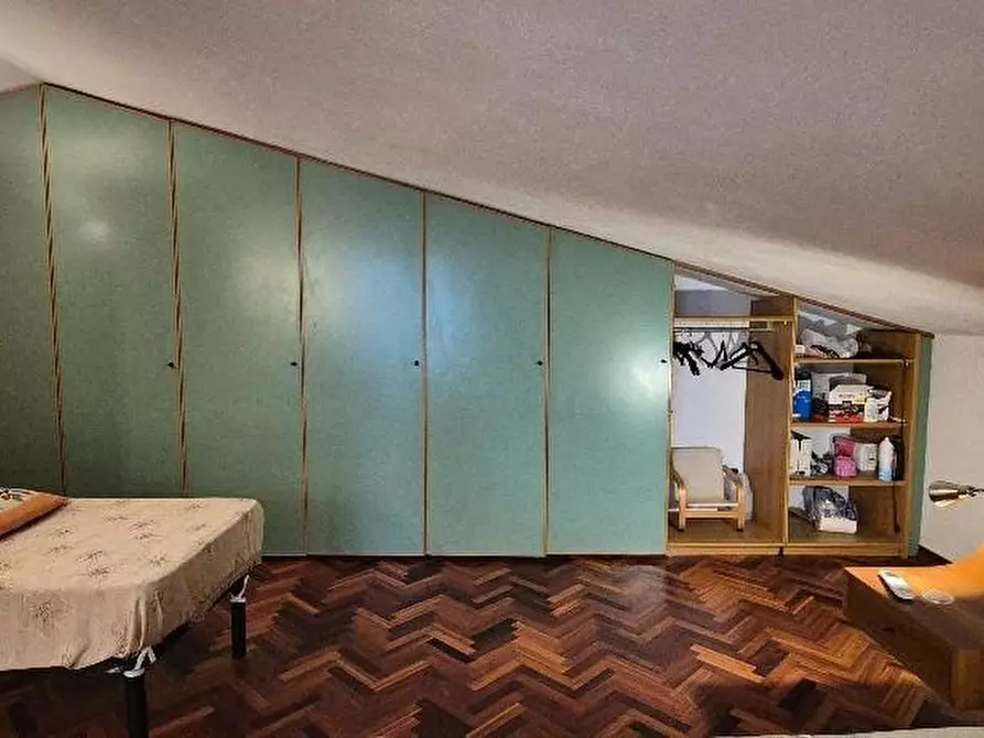 Immagine 25 di Villa in vendita  a Cascina