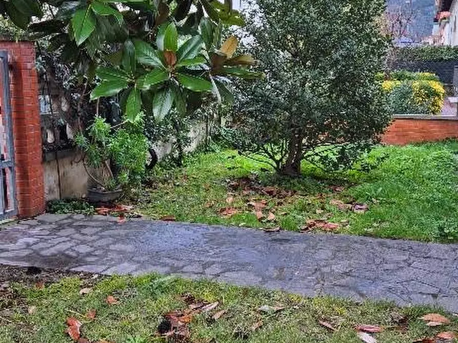 Immagine 35 di Villa in vendita  a Cascina