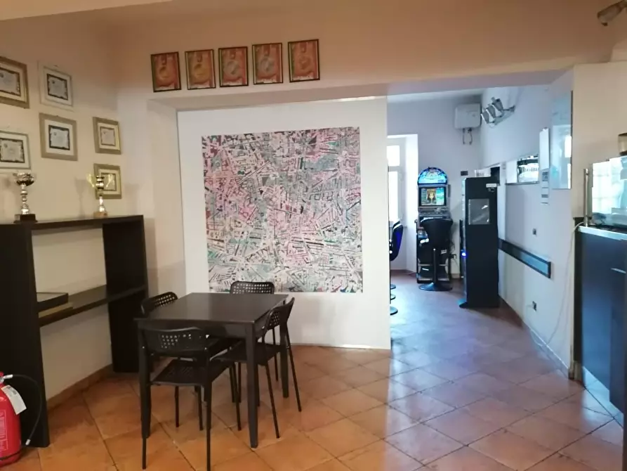 Immagine 4 di Locale commerciale in vendita  a Carrara