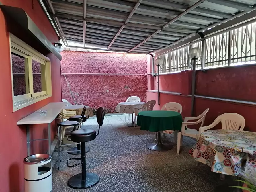 Immagine 6 di Locale commerciale in vendita  a Carrara