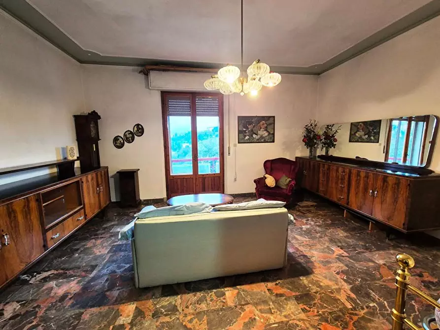 Immagine 7 di Appartamento in vendita  a Siena