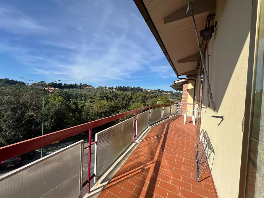 Immagine 2 di Appartamento in vendita  a Siena