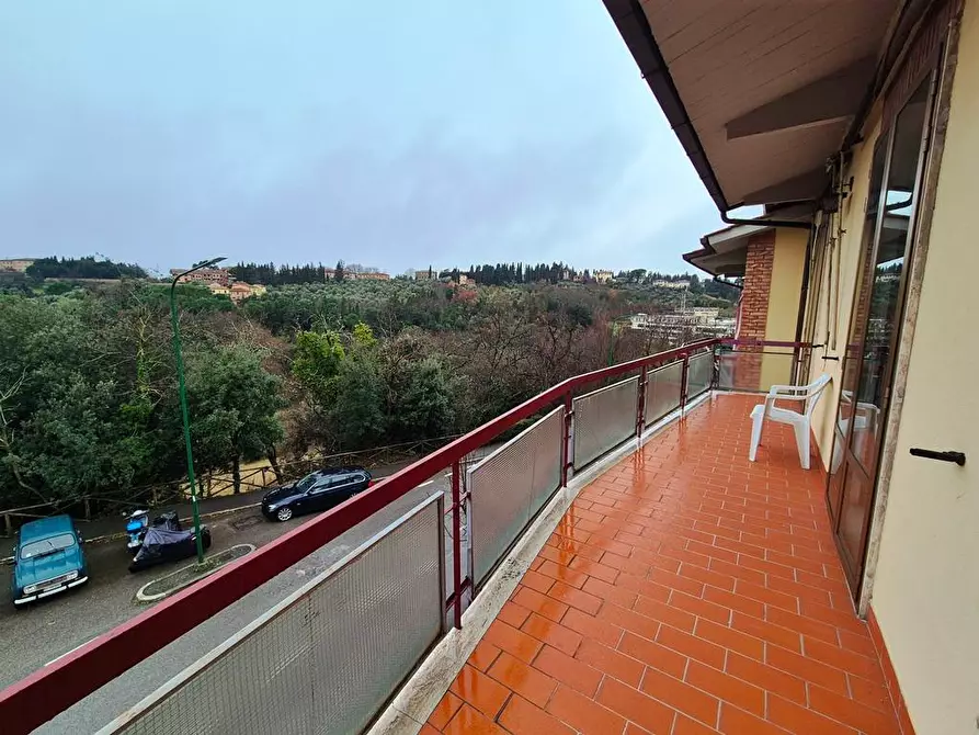 Immagine 3 di Appartamento in vendita  a Siena