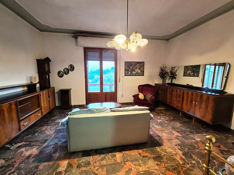 Immagine 8 di Appartamento in vendita  a Siena