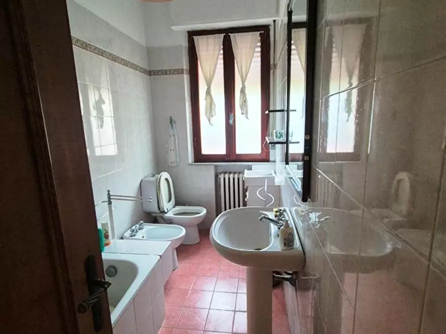 Immagine 11 di Appartamento in vendita  a Siena