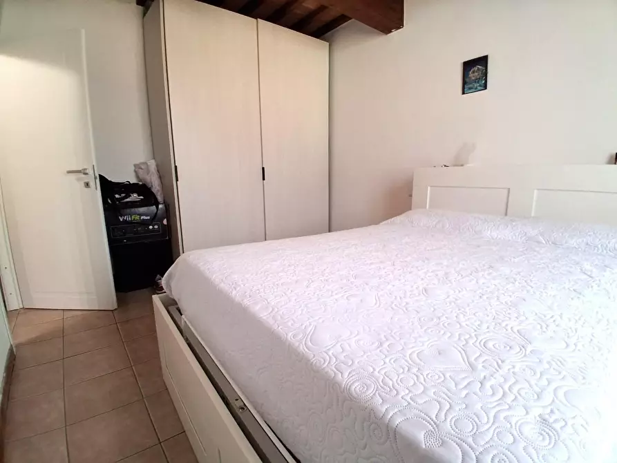 Immagine 8 di Appartamento in vendita  a Lucca