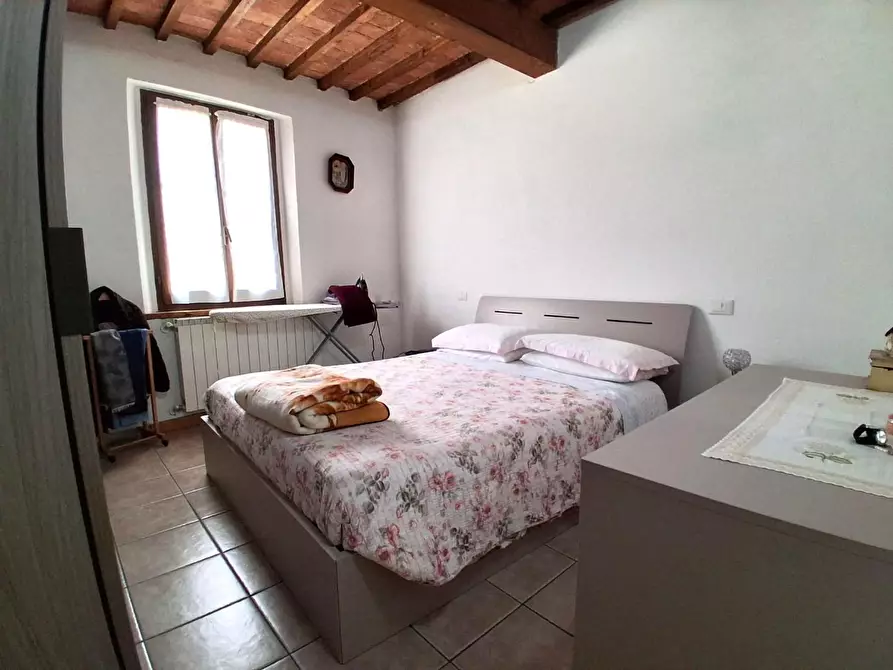 Immagine 13 di Appartamento in vendita  a Lucca