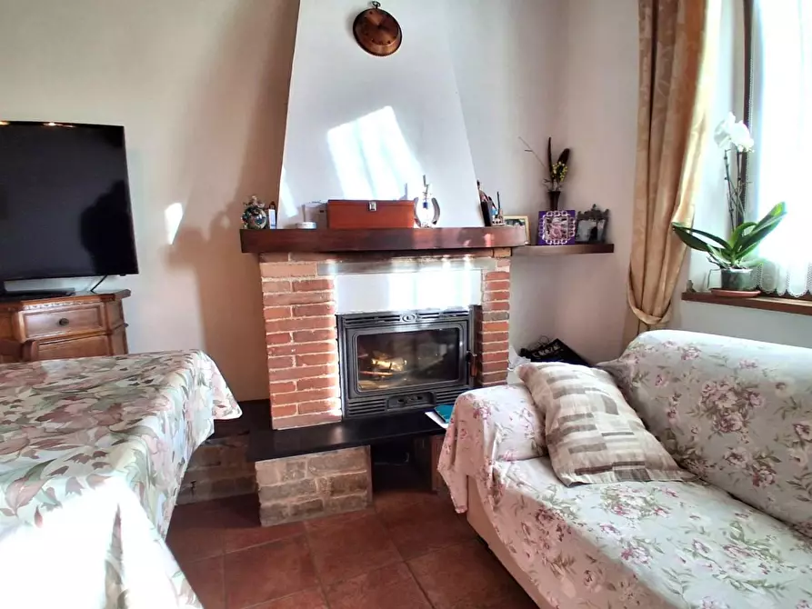 Immagine 6 di Appartamento in vendita  a Lucca