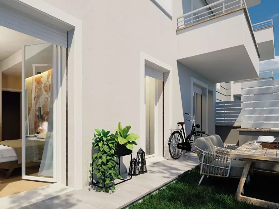 Immagine 11 di Appartamento in vendita  a Campi Bisenzio