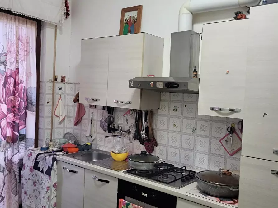 Immagine 2 di Appartamento in vendita  a Carrara