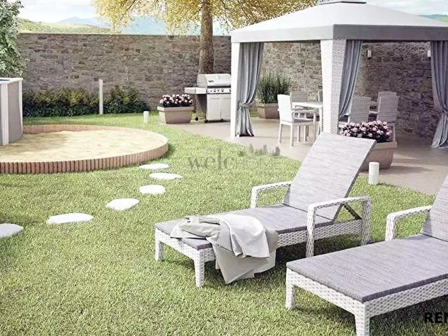 Immagine 22 di Appartamento in vendita  a Campi Bisenzio