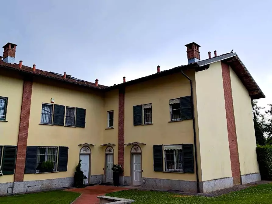 Immagine 1 di Villa in vendita  a Villasanta