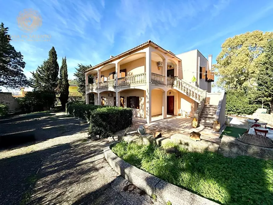 Immagine 51 di Villa in vendita  a Alessano