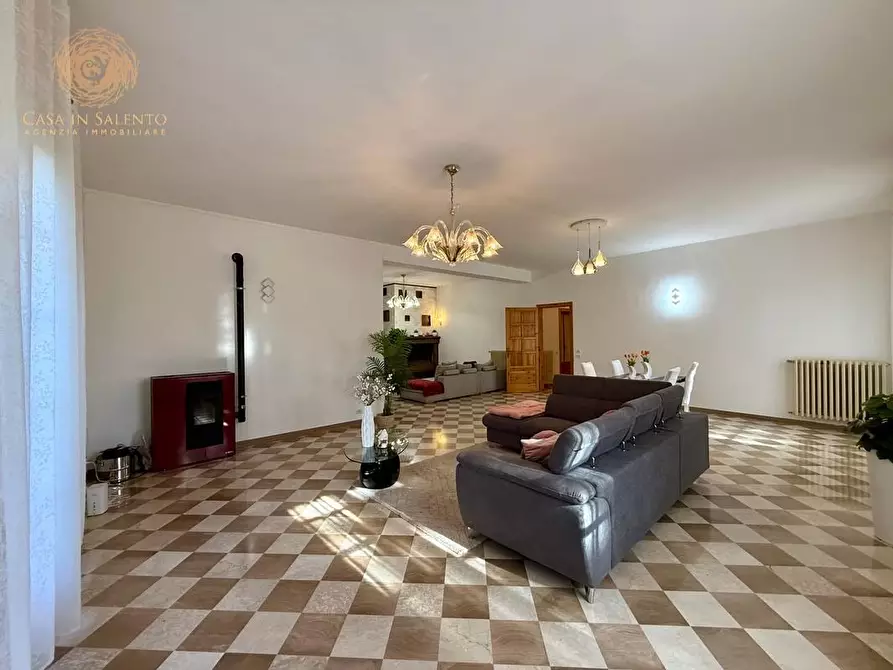Immagine 40 di Villa in vendita  a Alessano