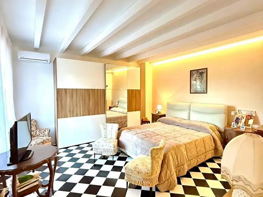 Immagine 10 di Villa in vendita  a Alessano