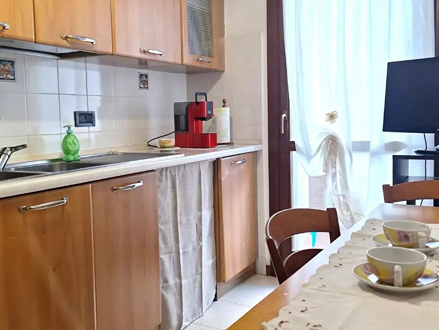 Immagine 10 di Appartamento in vendita  a Livorno