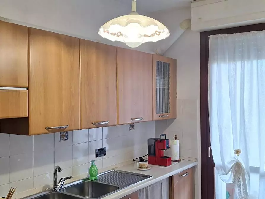 Immagine 11 di Appartamento in vendita  a Livorno